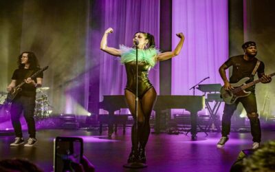 A Closer Look at the Lyrics & Meaning Behind of Teen Idle by Marina